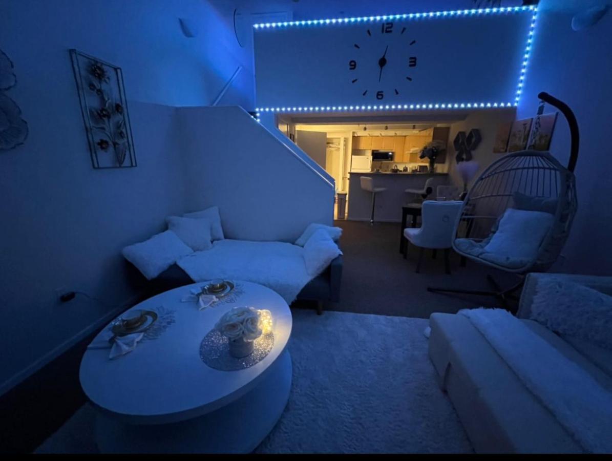 Cozy Downtown Condo Retreat With Space Needle View 시애틀 외부 사진