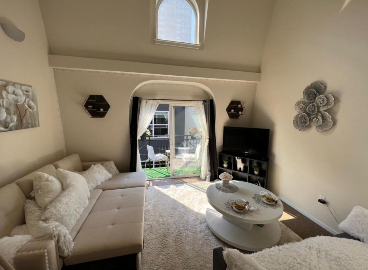 Cozy Downtown Condo Retreat With Space Needle View 시애틀 외부 사진